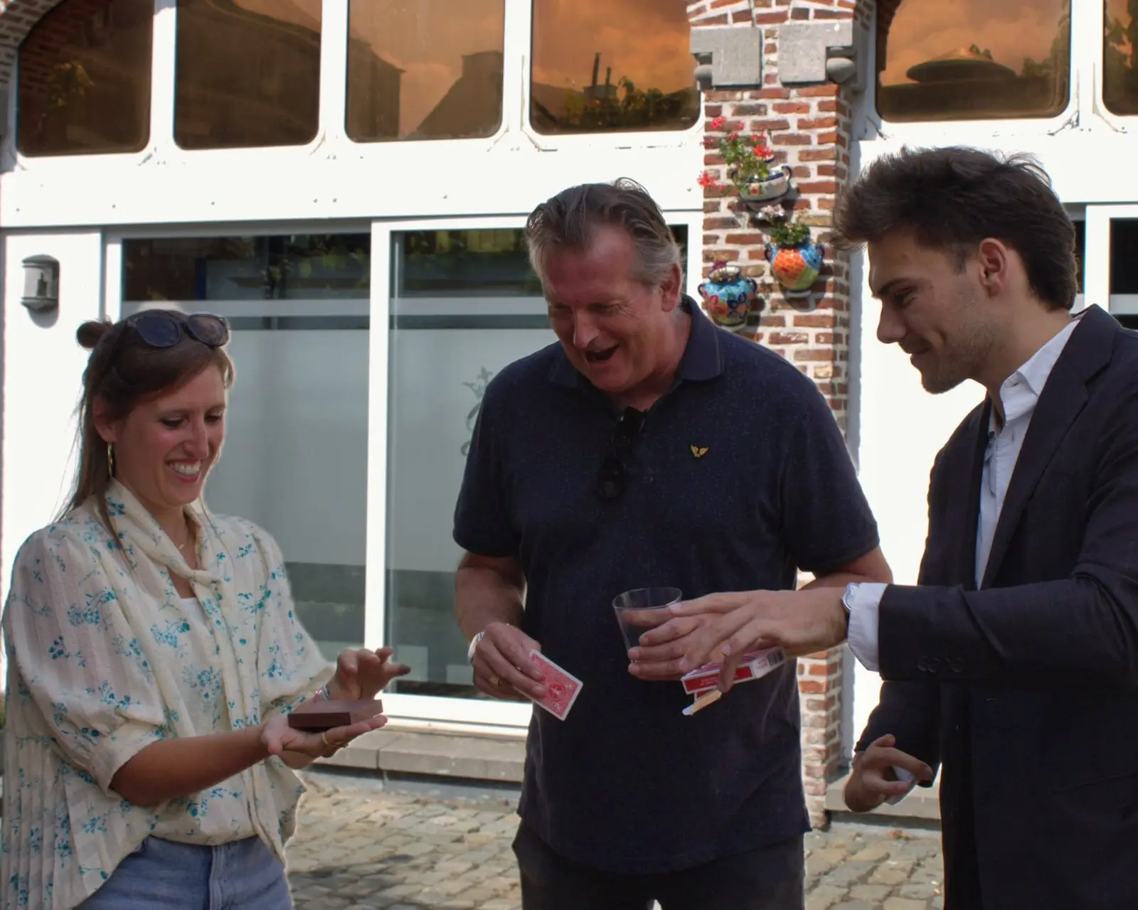 Sfeerbeeld van Wout De Sutter tijdens een optreden op een evenement
