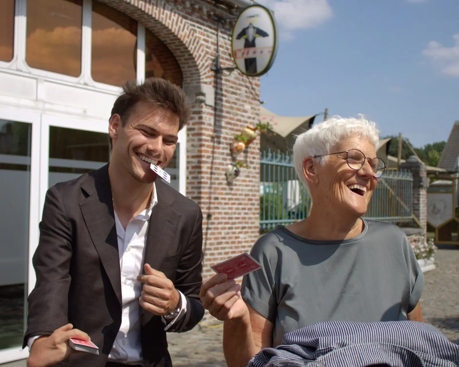 Sfeerbeeld van Wout De Sutter tijdens een optreden op een evenement